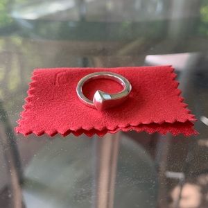 Gucci sterling silver ring